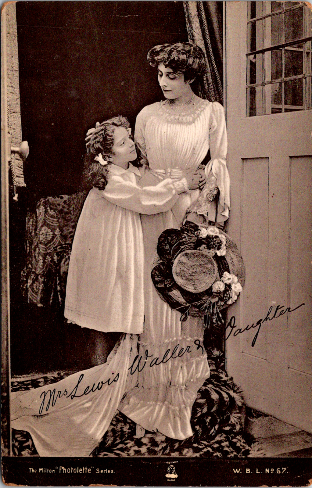Beautiful Mother & Daughter Hugging Victorian Dress Vintage c. 1906 Postcard