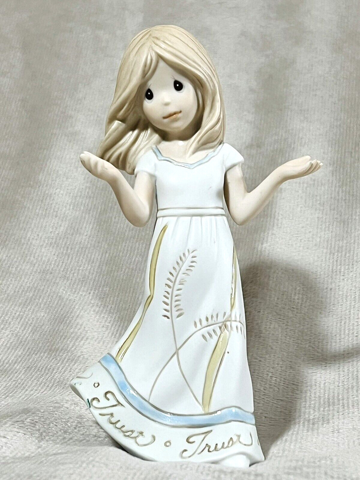 Girl Figurine Precious Moments Words of Grace 2008 Gift Long Dress Vtg 840015