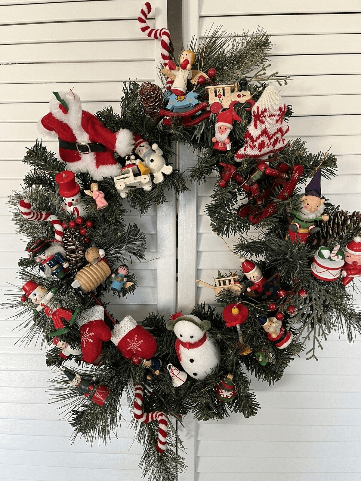 Vintage Wooden Ornament Christmas Wreath 16” Handmade