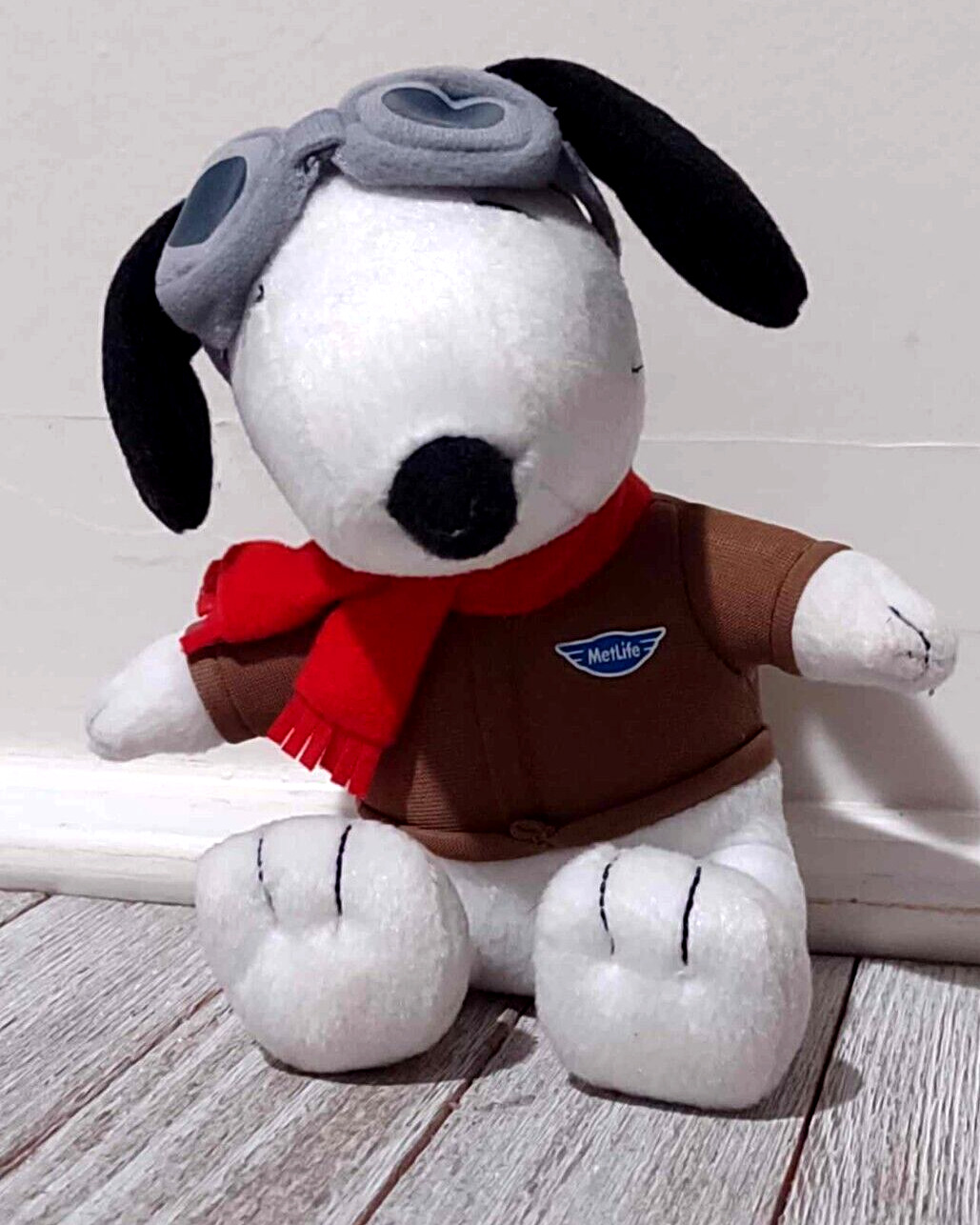 2015 MetLife Peanuts SNOOPY Dog Red Baron Red Scarf Plush 6”