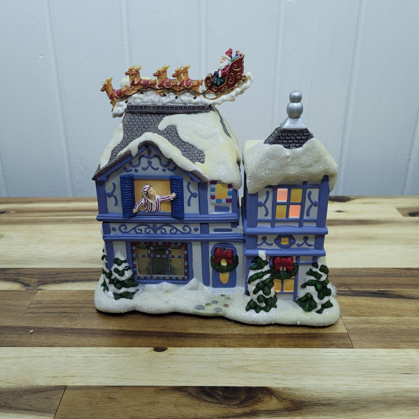 PARTYLITE The Night Before Christmas Musical Tealight House Santa Reindeer P865