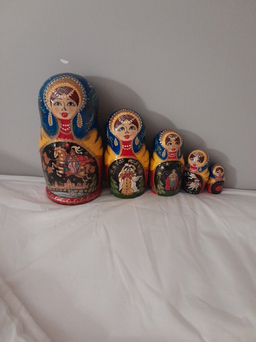 vintage 7 Inch  russian nesting dolls