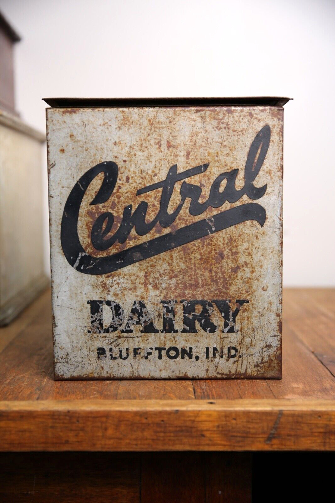 Vintage Central Dairy porch milk bottle box galvanized Bluffton Indiana Farm
