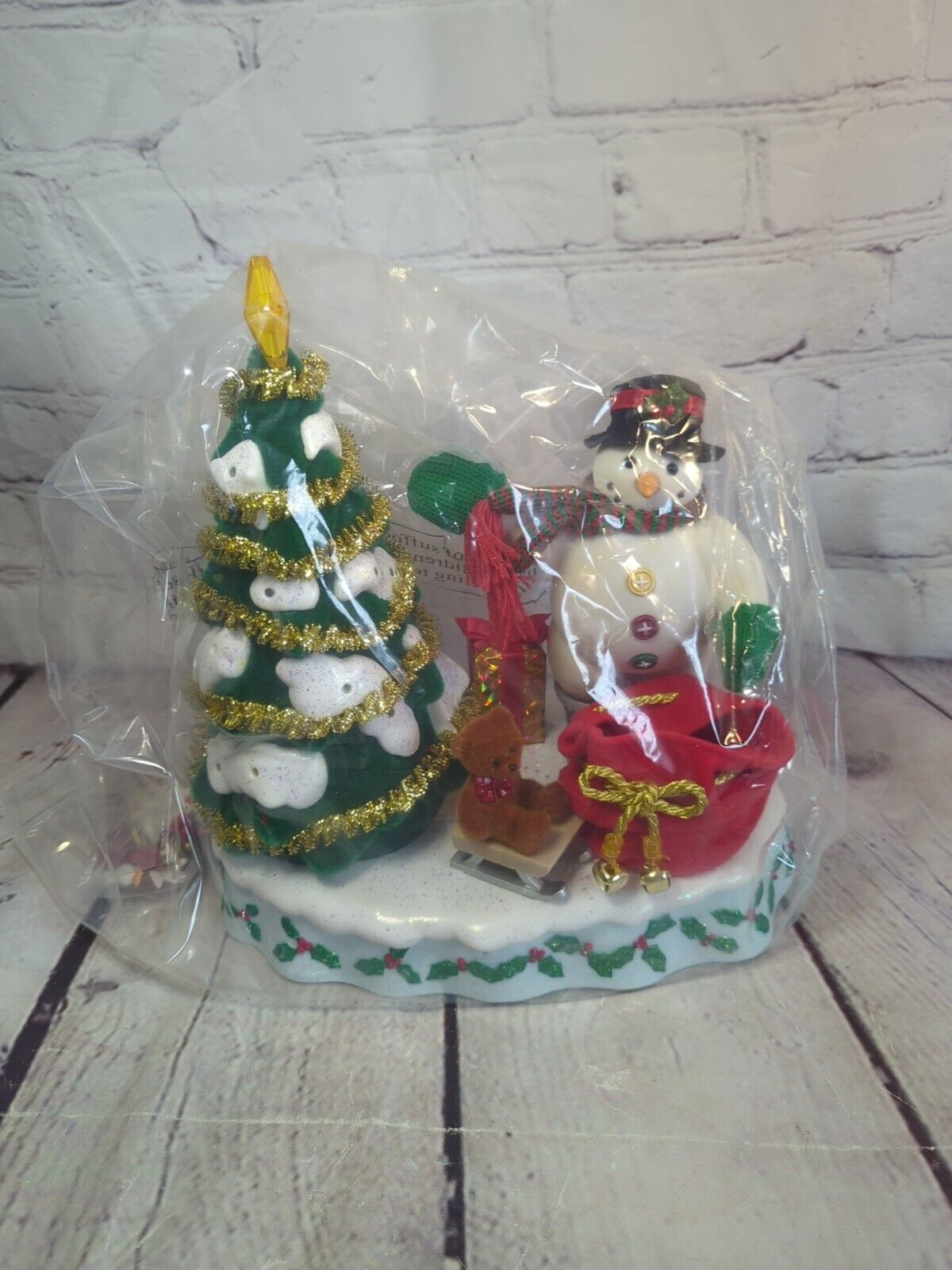 Vtg Avon A Wonderful Countdown to Christmas Talkng Lightd Snowman Advent Tree 