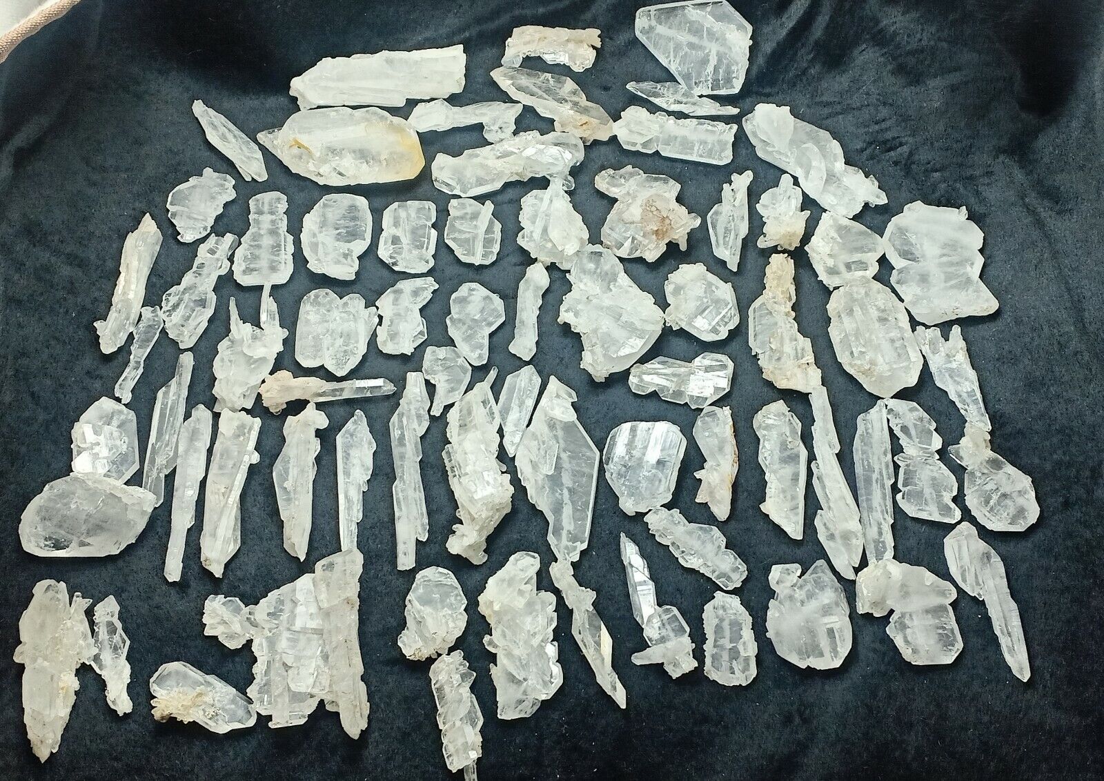 1000 grams, amazing lot of Faden quartz Crystals
