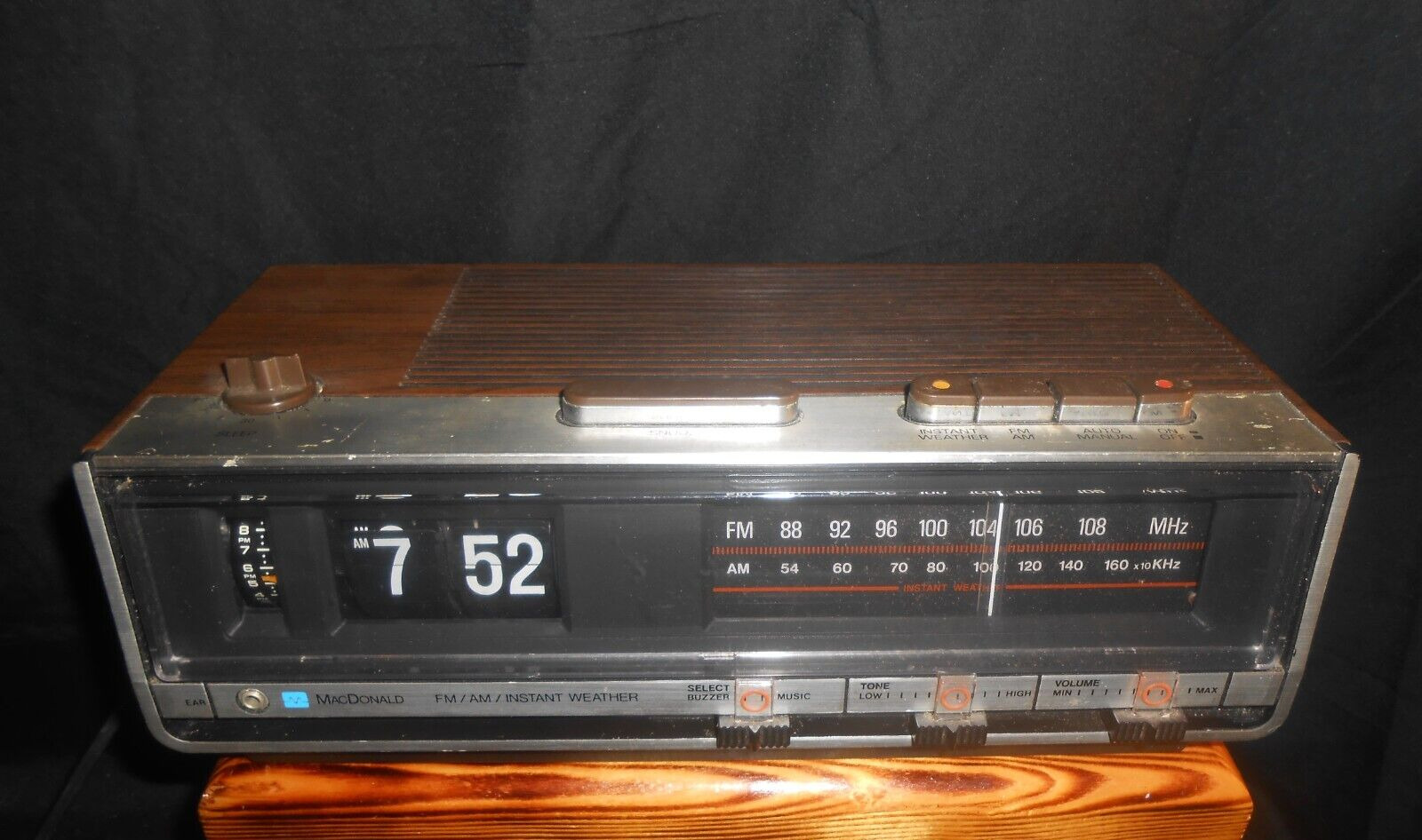 Vintage MacDonald AM/FM Flip Clock Weather Radio Alarm Model DC 32 - Works