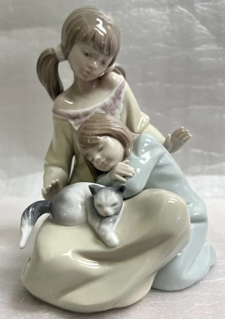 LLADRO BIG SISTER AND LITTLE SISTER #1534 STUNNING PIECE