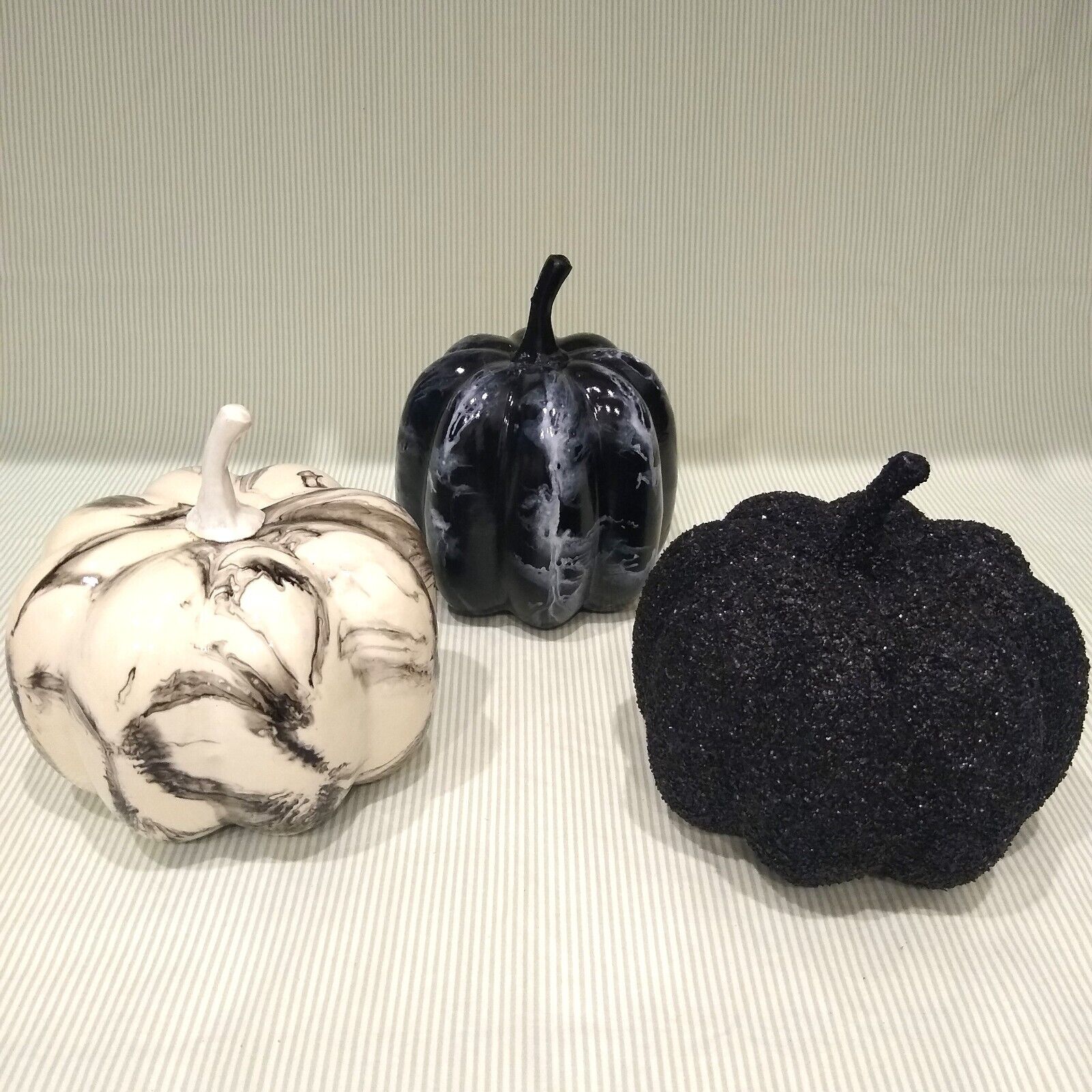Lot of Pumpkins Halloween Black and White Marbled Look Sparkly Glitter 3