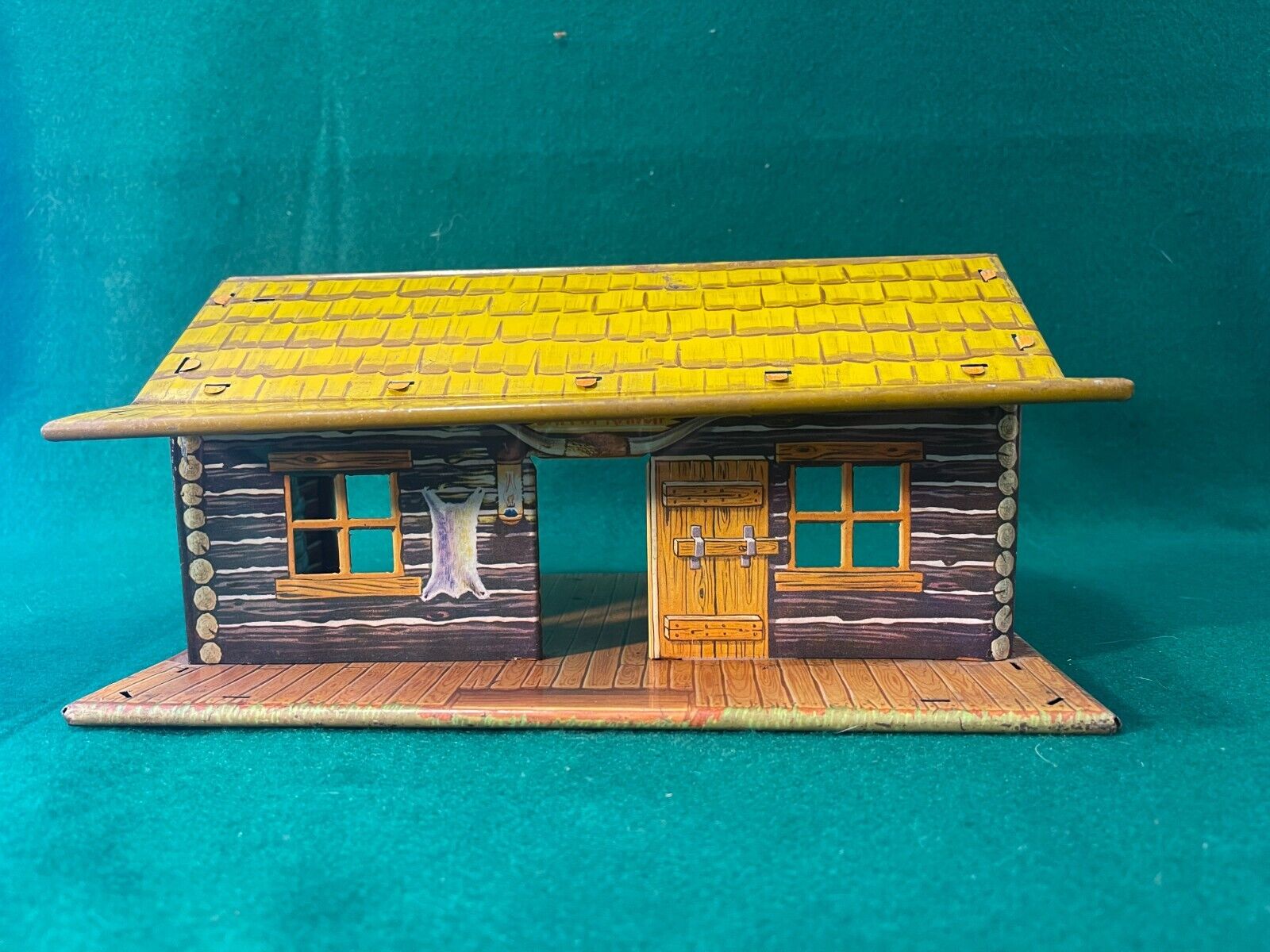 VINTAGE Marx Toys Bar-M-Ranch - tin cabin Toy Ranch house, 1950s