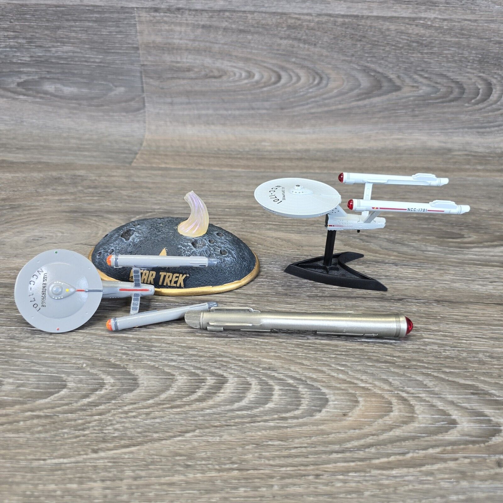 Star Trek USS Enterprise Figurine Sculpture & Pewter Laser BROKEN DAMAGED PARTS