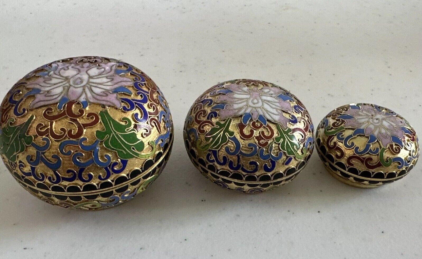 Vintage Nesting Chinese Cloisonne Enamel Floral Round Trinket Box