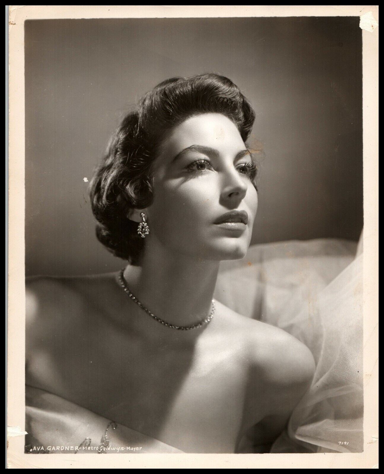 Hollywood Beauty AVA GARDNER BARE SHOULDER STUNNING PORTRAIT 1944 ORIG PHOTO 611