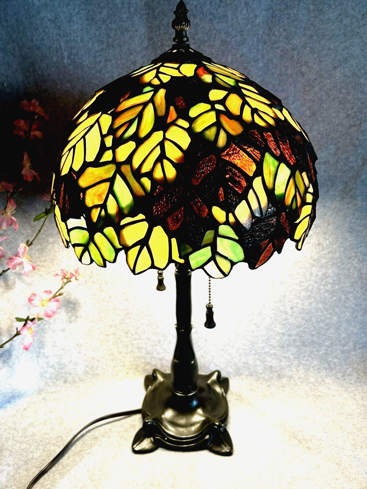 Tiffany styled Stained Glass Lamp Leaves 22