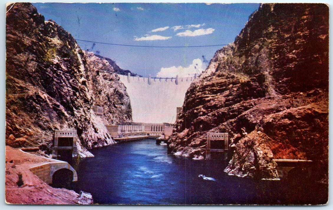 Postcard - Spectacular view of Hoover (Boulder) Dam - Nevada