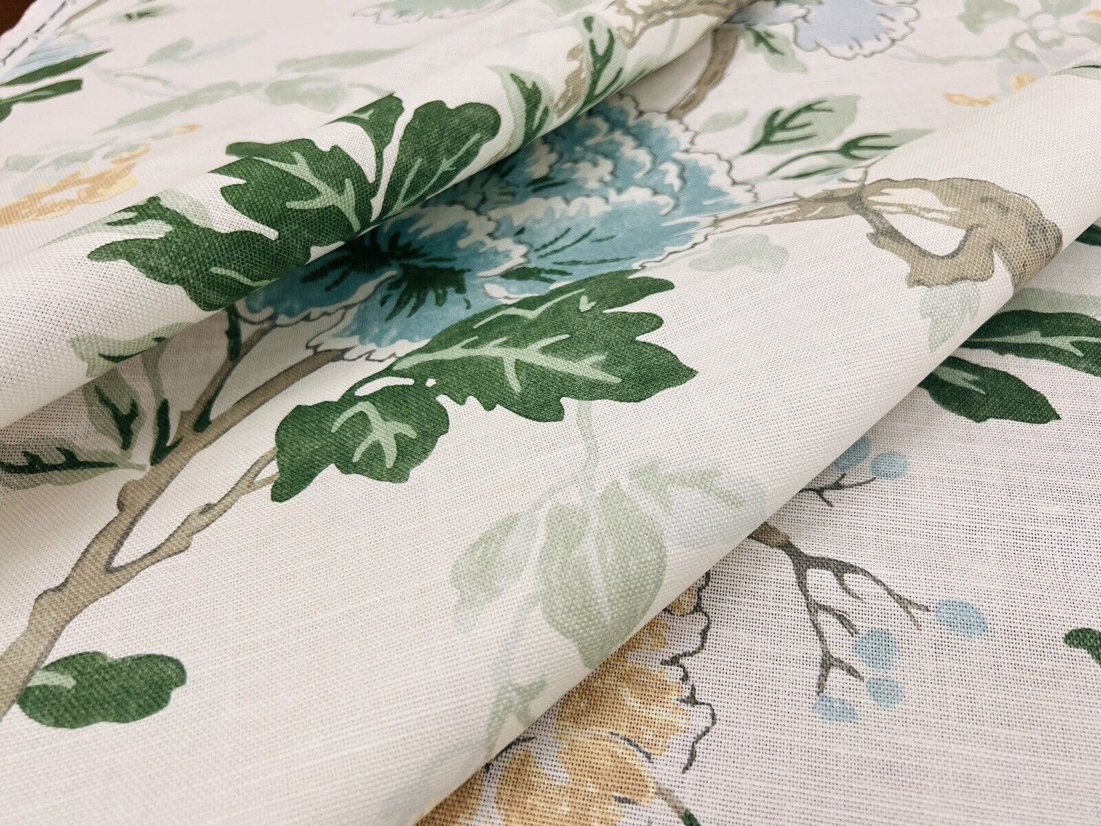Lee Jofa Trailing Vine Floral Leaf Linen Print Fabric- Inisfree / Inlet 3.65 yds