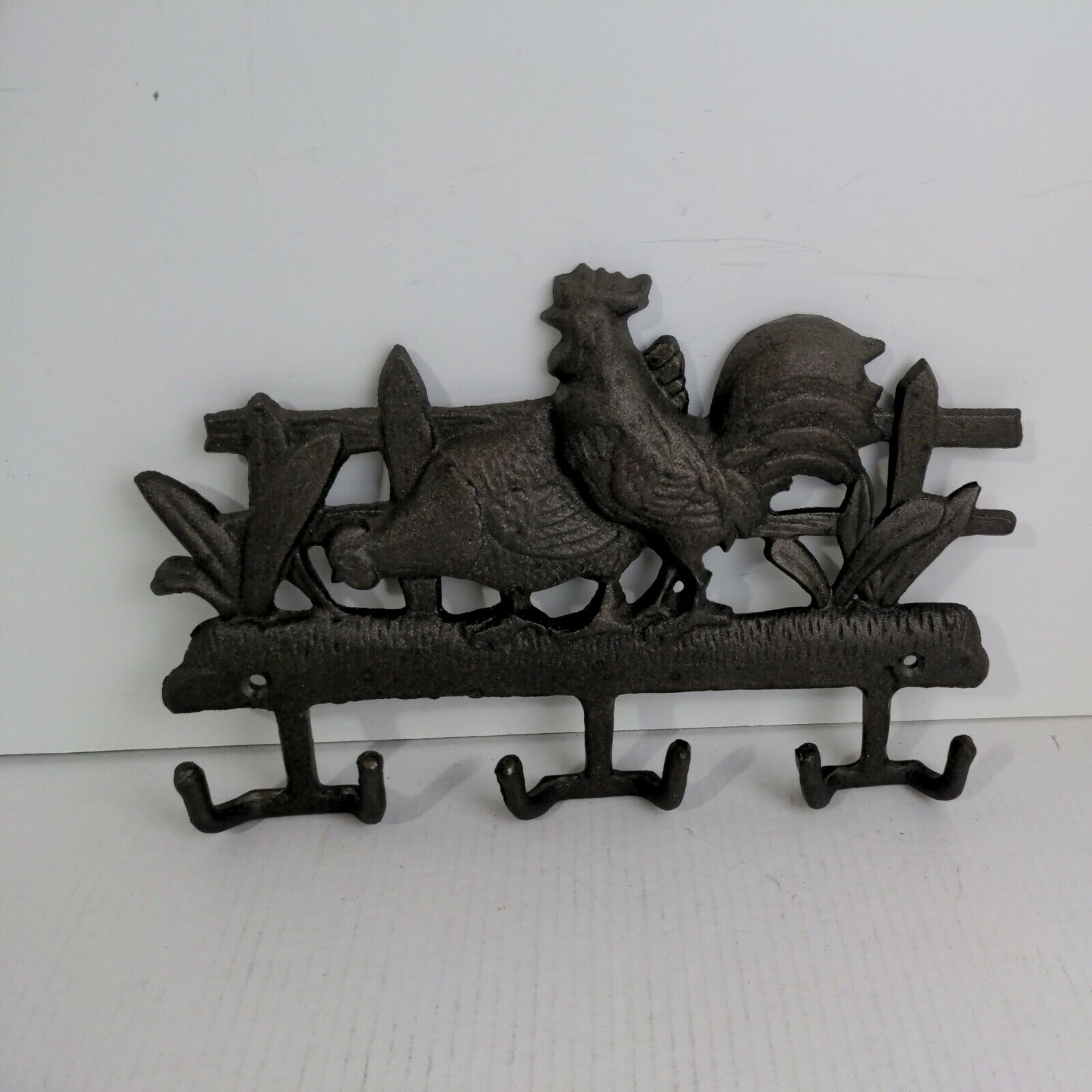 VTg Cast Iron Coat Hanger Wall Decor Roosters 13\