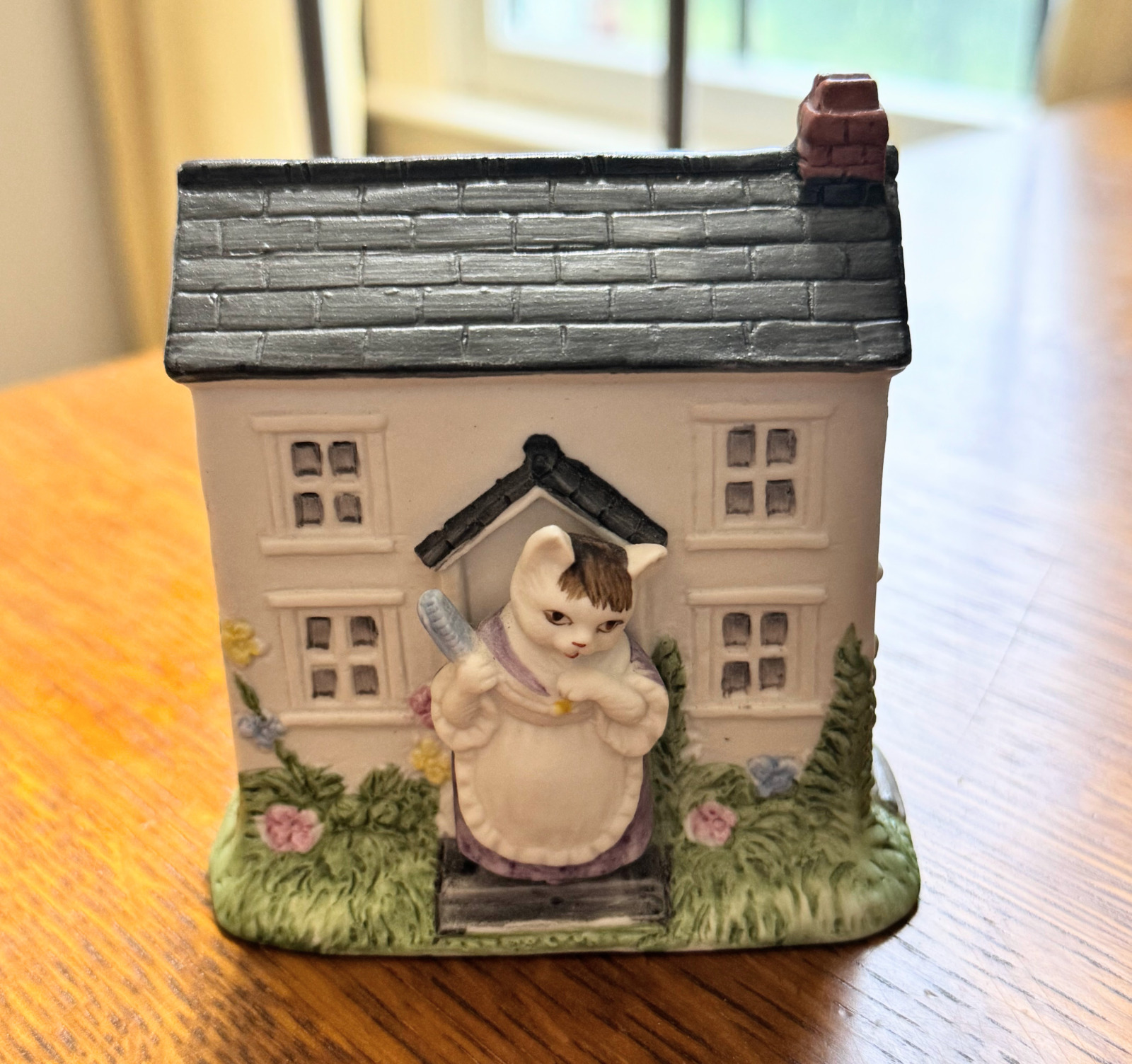 Beatrix Potter Peter Rabbit - Miss Tabitha Cat With House Figurine Schmid/Warne