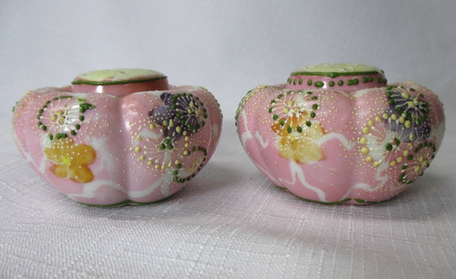 HAND-PAINTED NIPPON SALT & PEPPER SET PINK BACKGROUND LOTS OF MORIAGE WORK
