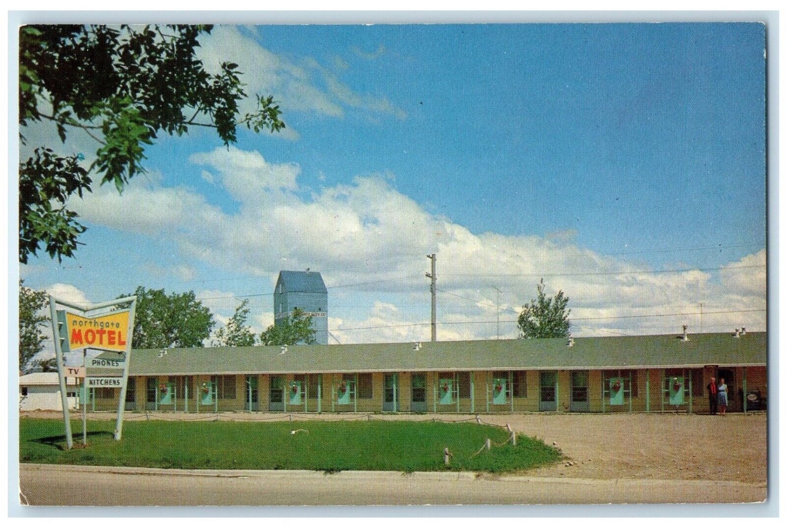 c1960 North Gate Motel Exterior Building Conrad Montana Vintage Antique Postcard