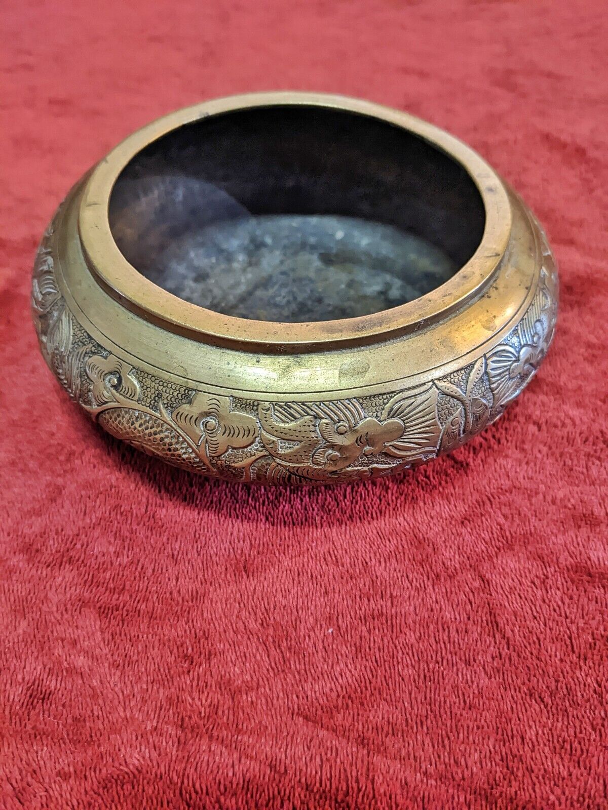 Antique Xuande Mark 18th/19th C. Chinese Brass Bowl, Dragon-design, Heavy
