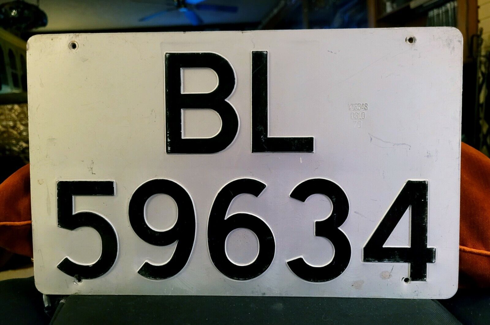 🌎 - NORWAY - Asker og Bærum 1971 series pass license plate - BIG rear issue