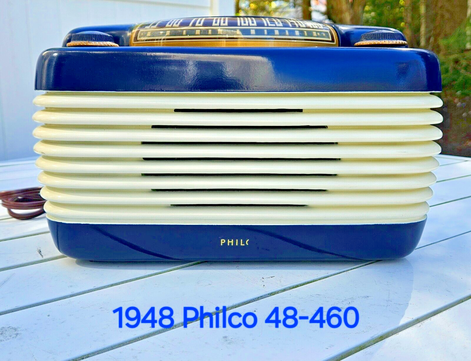 1948 Philco Model 48-460, 6-tube, AM Radio in Blue and White
