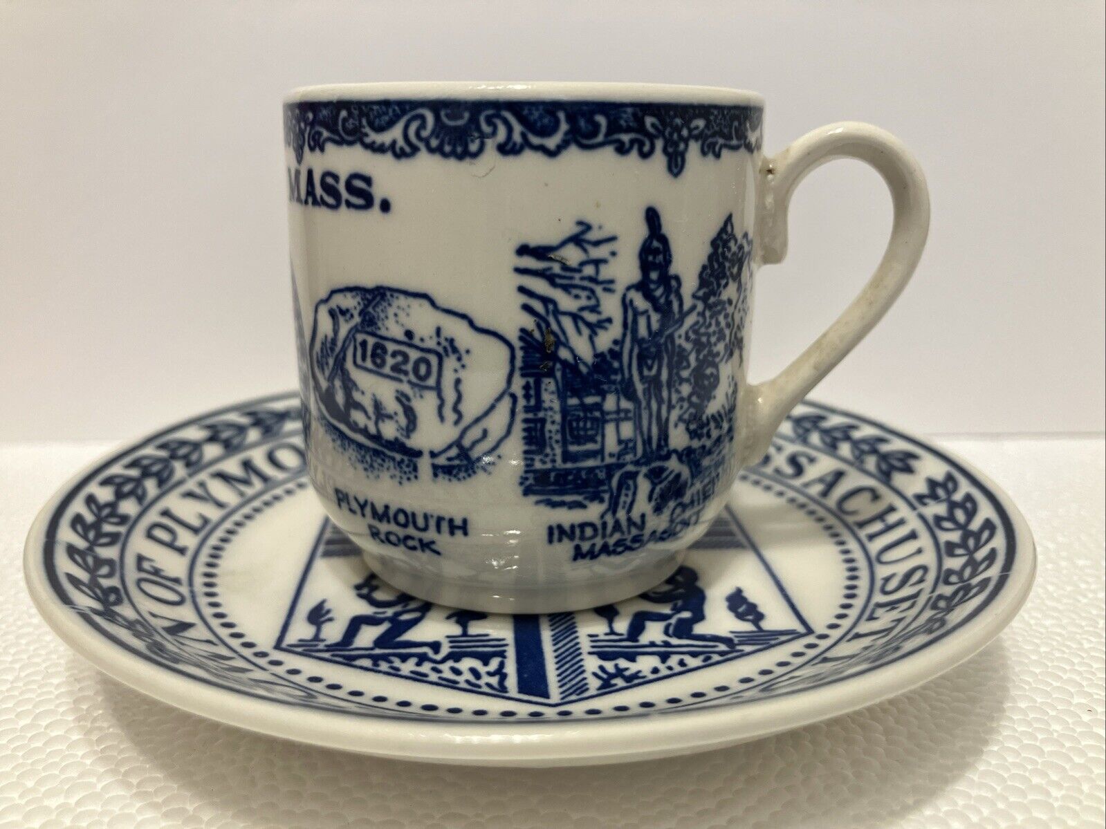 Vintage Plymouth Massachusetts Cup White Blue 1620 Commemorate