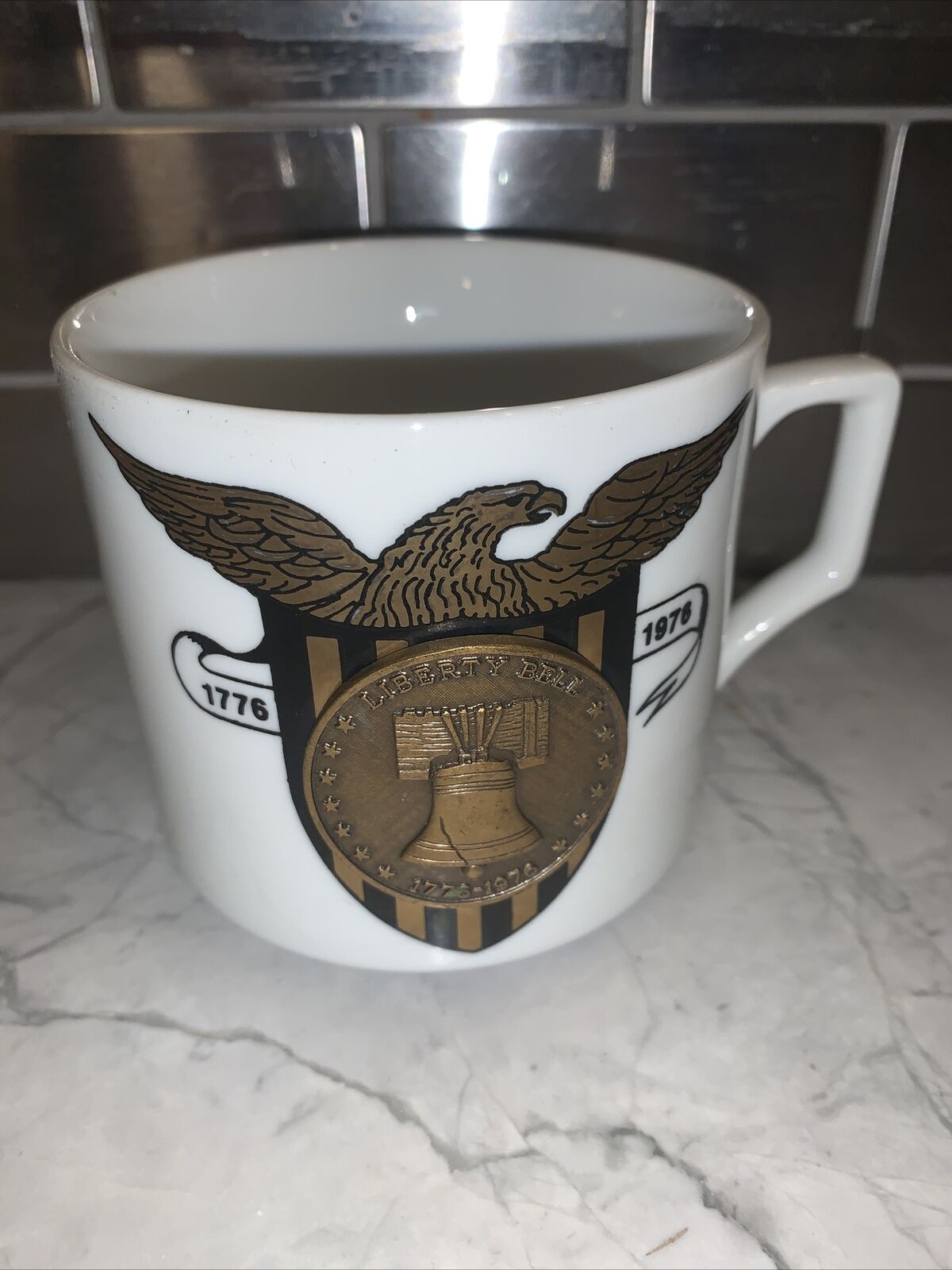 USA Bicentennial coin coffee mug Bill\'s Furniture Ashland & Louisa KY Kentucky