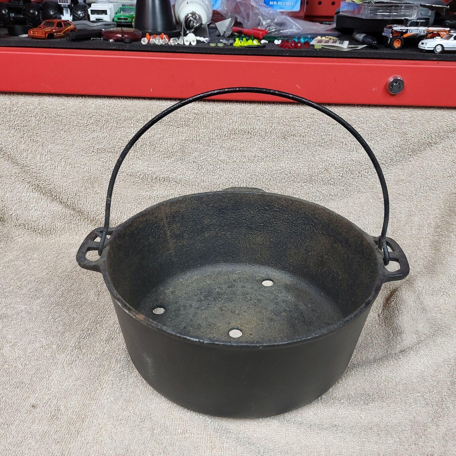 Wagner Ware Cast Iron Pot 1268 D No. 8 With Drain Holes.