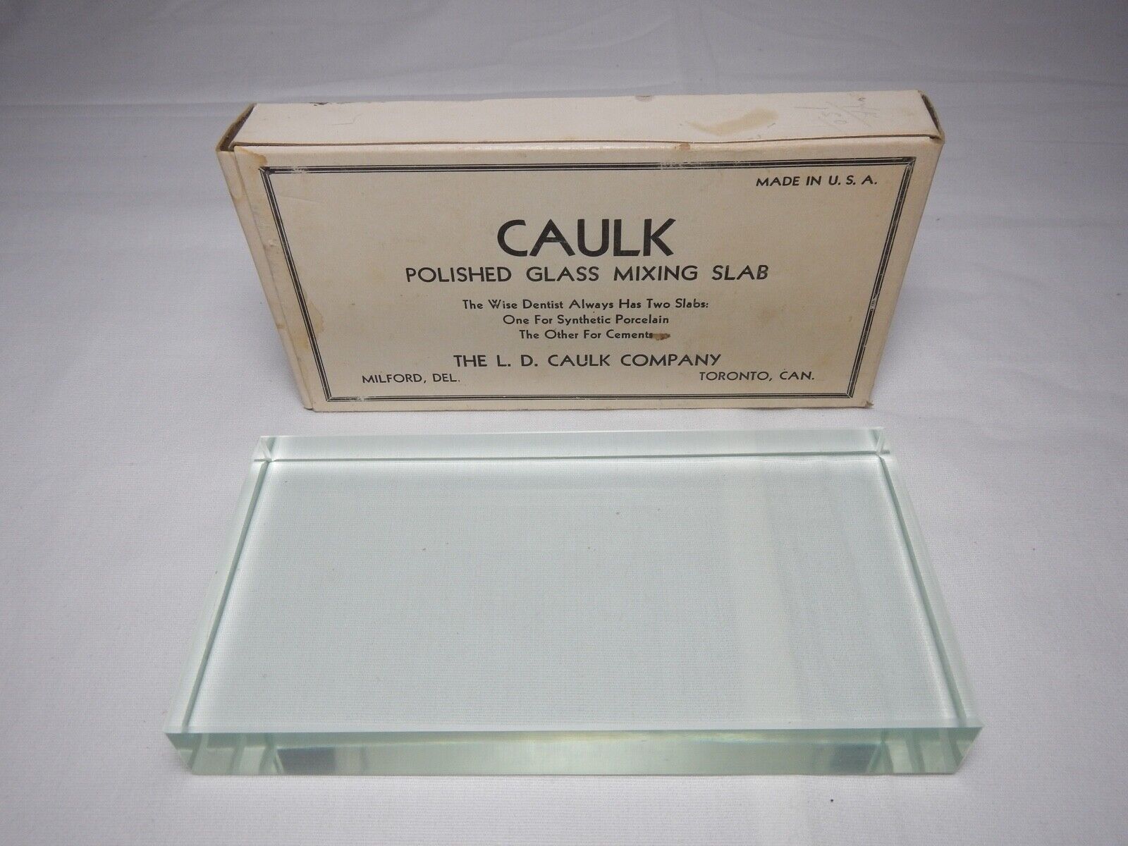 Vintage LD Caulk Co Polished Glass Mixing Slab in Original Box