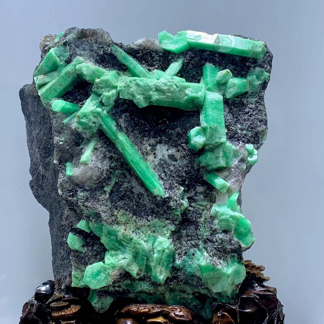26.07LB Natural Rare Emerald Gem Crystal Mineral Specimen/China