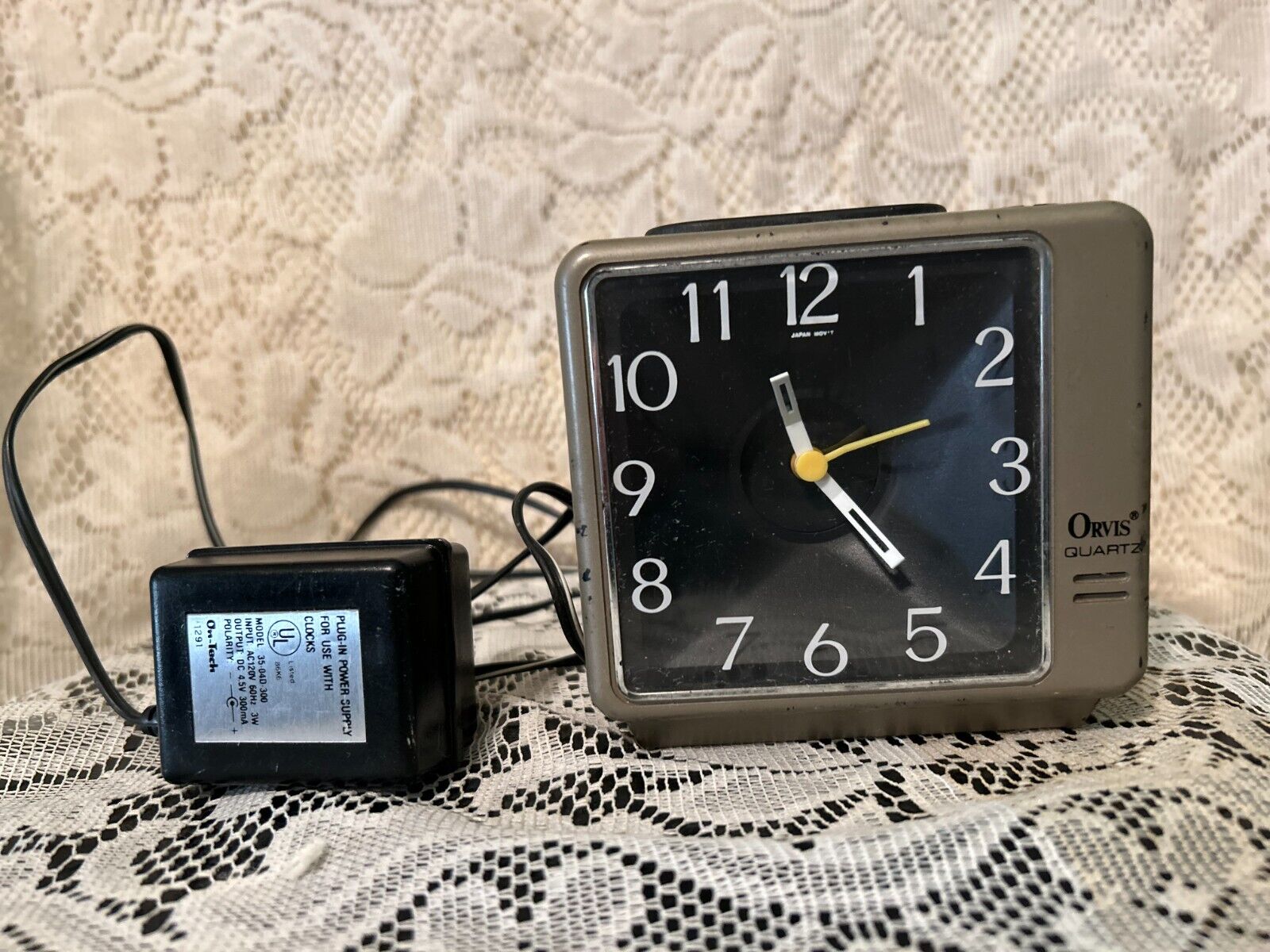 Vintage Orvis Quartz electric & battery Gray square alarm clock square works  c8