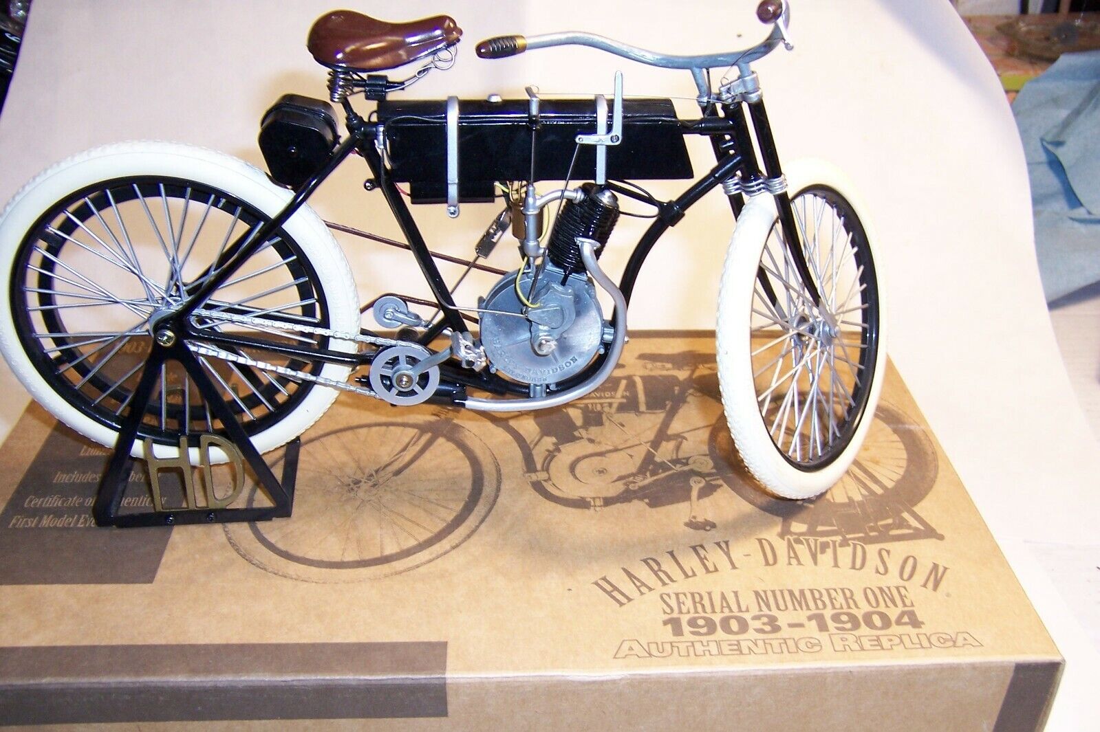 1.6 Die Cast 1903-1904 Harley-Davidson Motorcycle