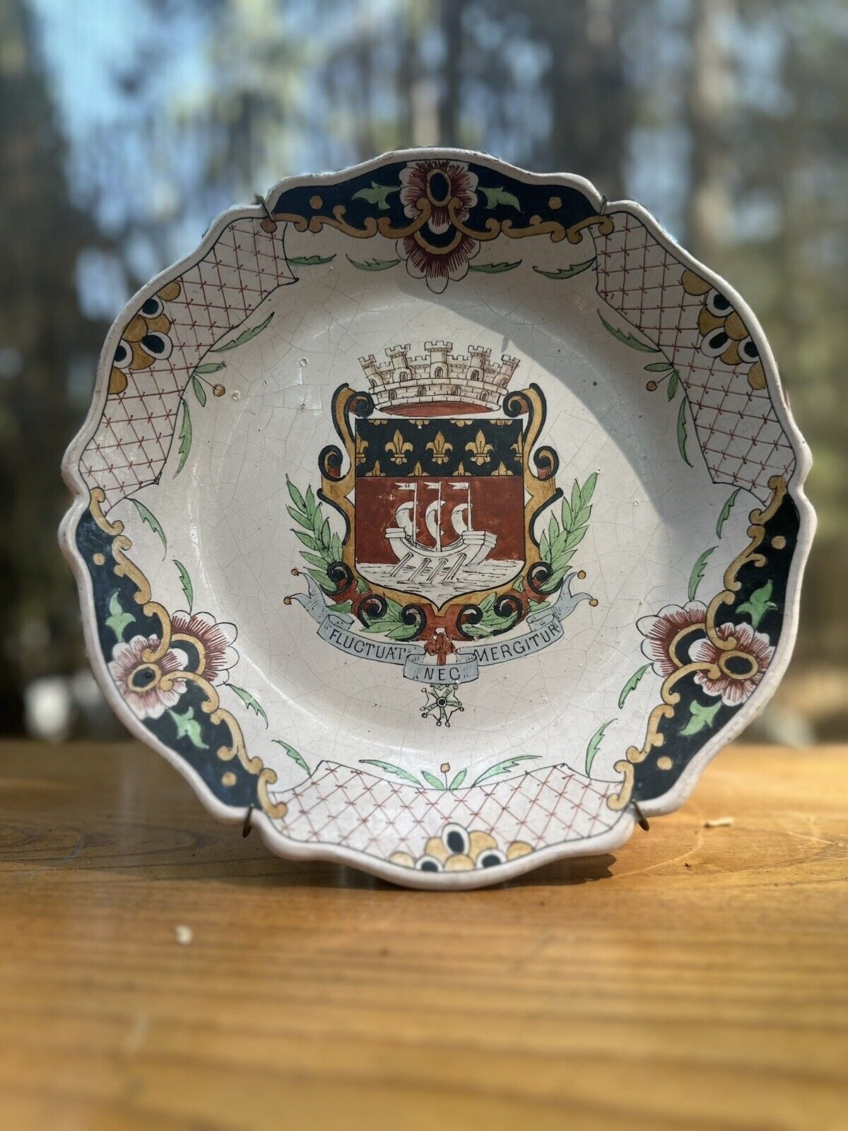 ANTIQUE FRENCH HAND PAINTED ARMORIAL FAIENCE PLATE W/ DOUBLE CRESTS, SIGNED 10\
