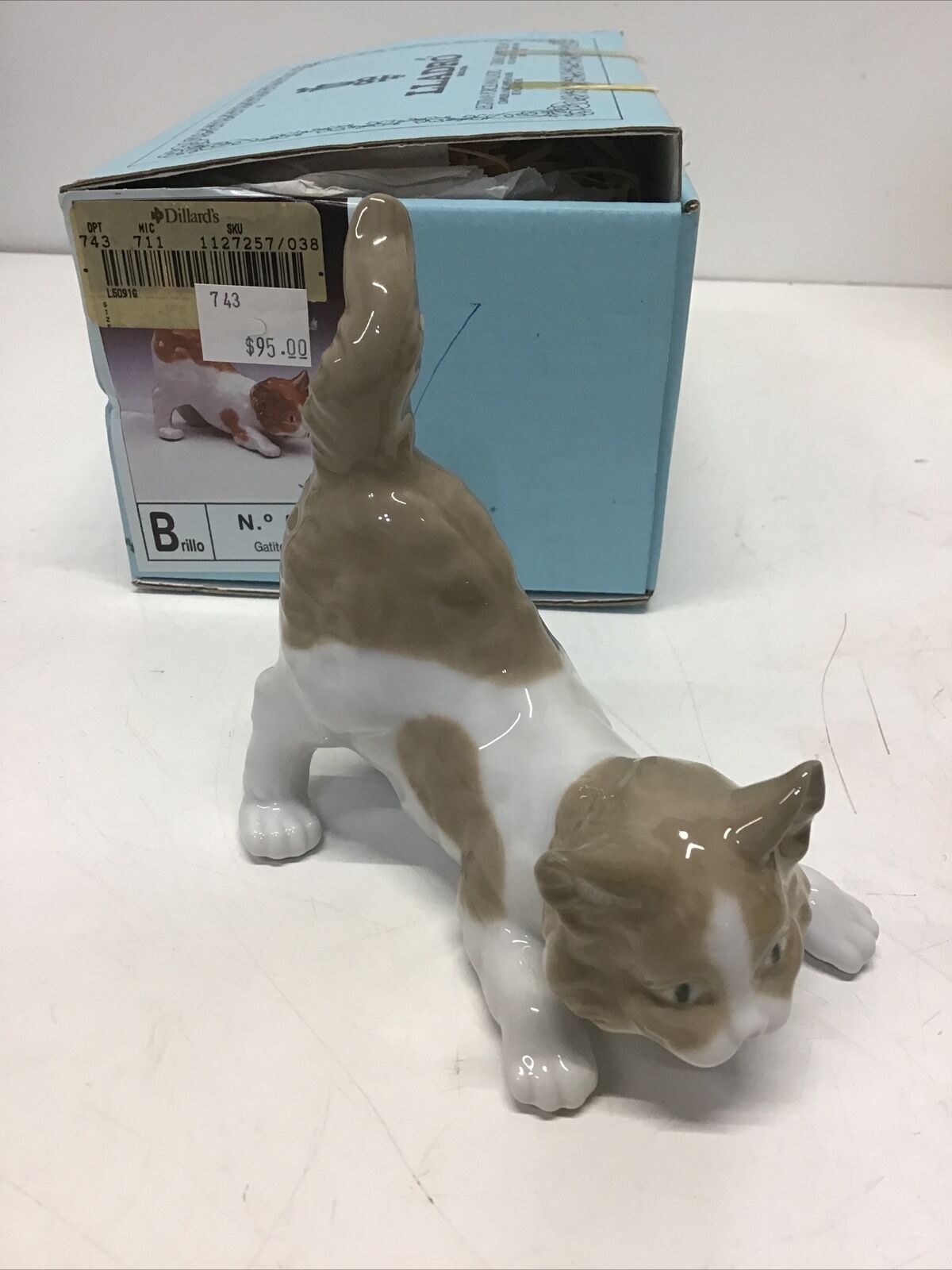 Lladro 5091 Playful Cat Retired in Original Box, Mint Condition 1979 Backstamp