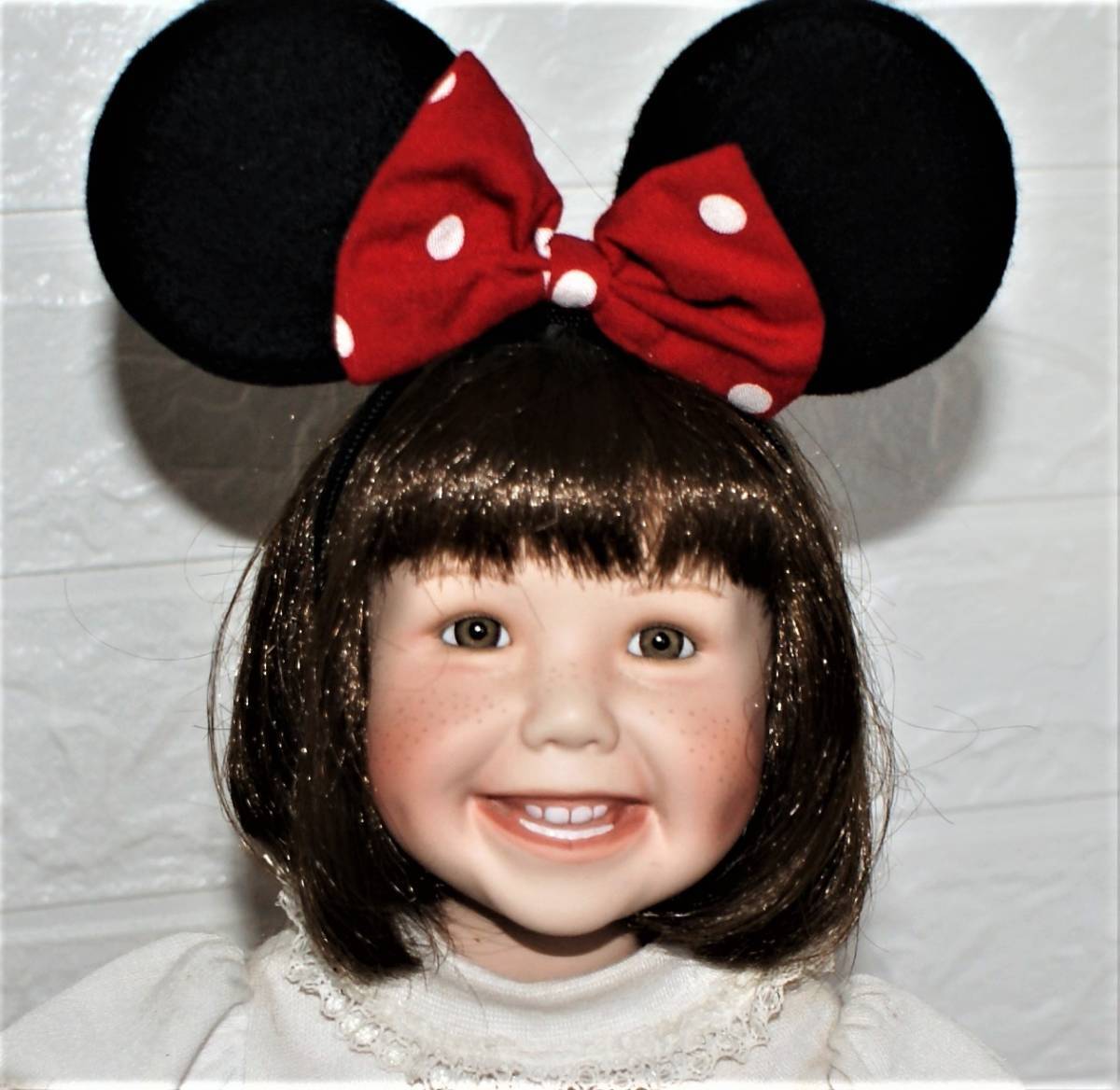 Ashton Drake Porcelain Doll Walt Disney World Girl 16 Inch