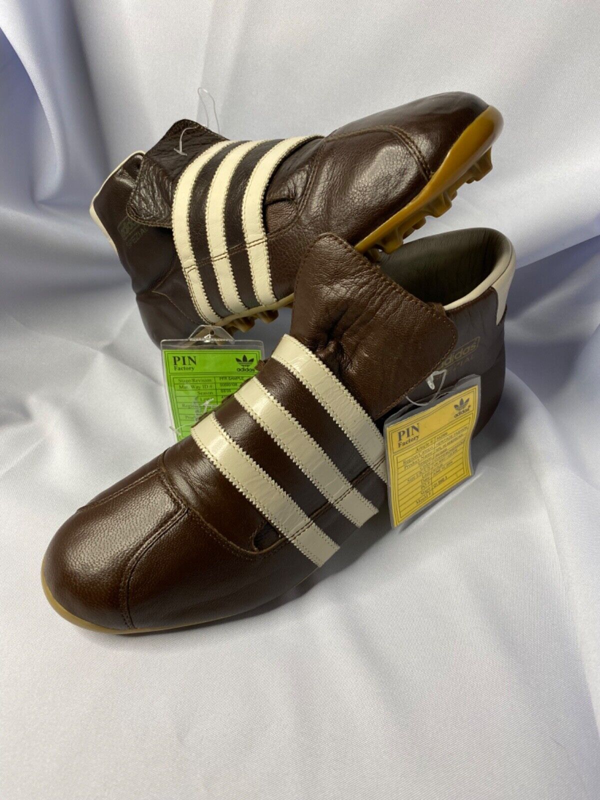 RARE Sample ADIDAS SPEZIAL NFL Cleats Vintage Pin Factory Collection US 9 Eur 42