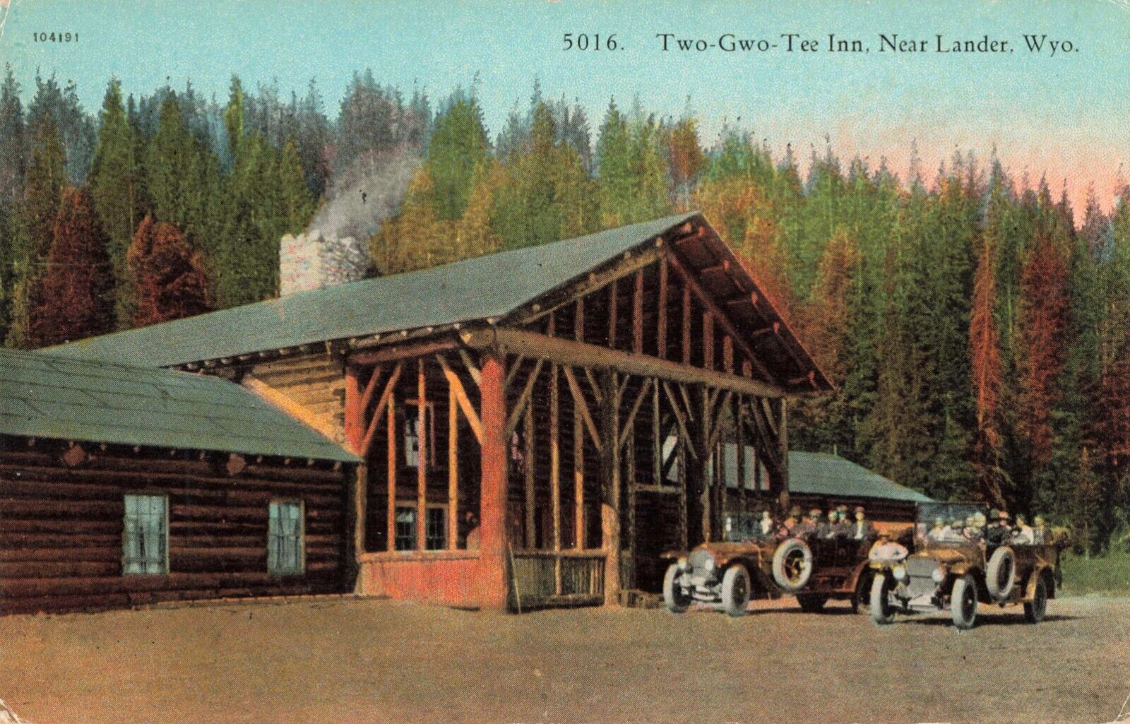 Lander WY Wyoming, Two-Gwo-Tee Inn, Old Cars, Vintage Postcard