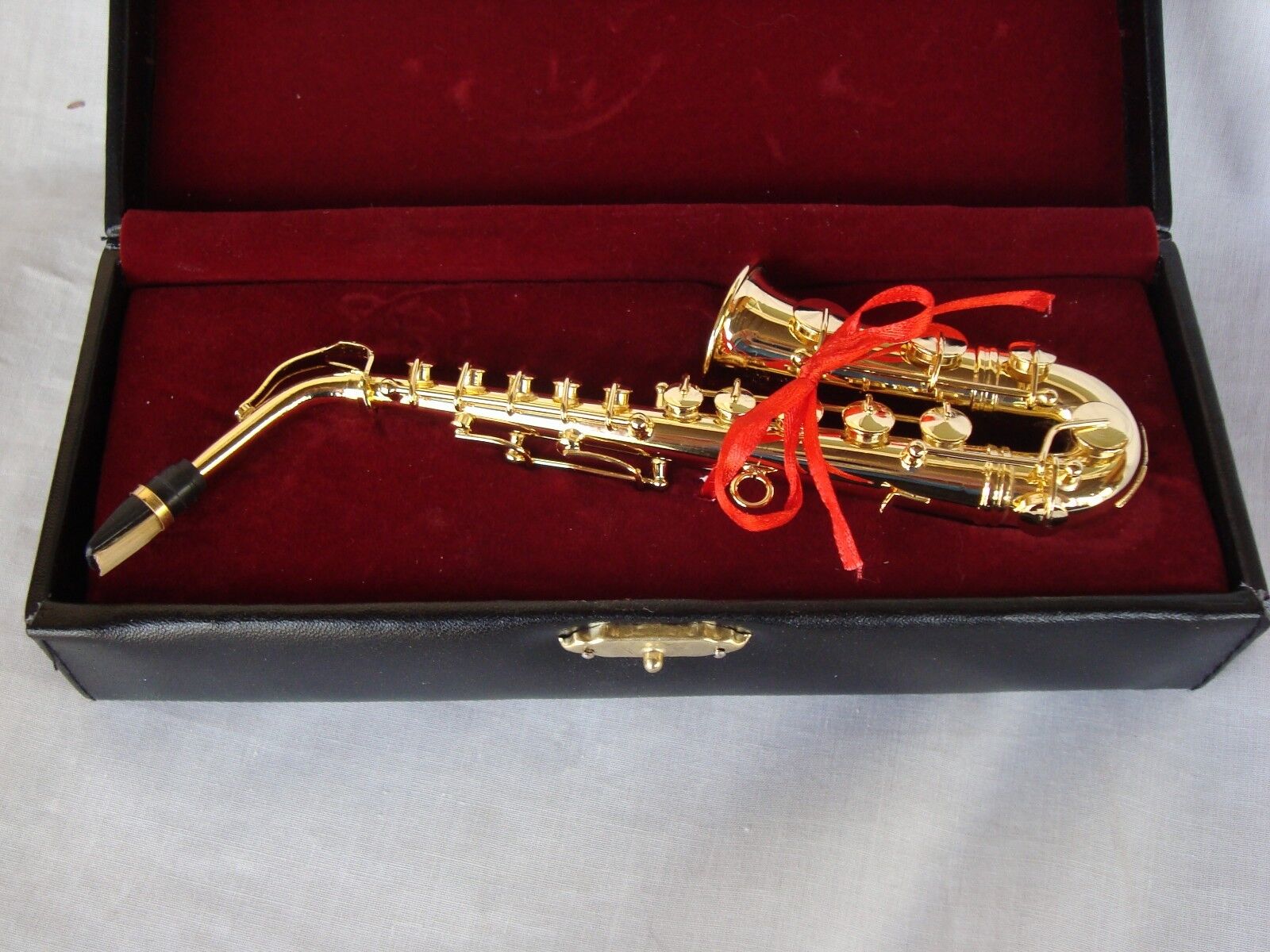 Saxophone Miniature Only 6\