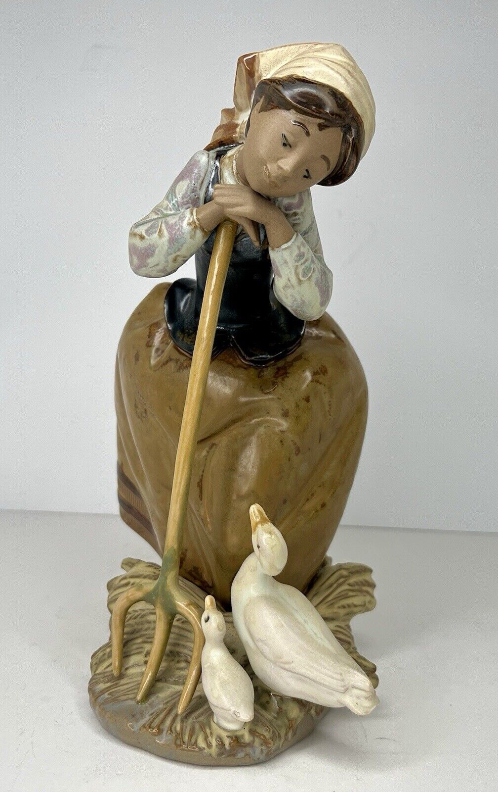 LLADRO 2178 Harvest Helpers Girl W/ Pitchfork & 2 Ducks Figurine Handmade Spain