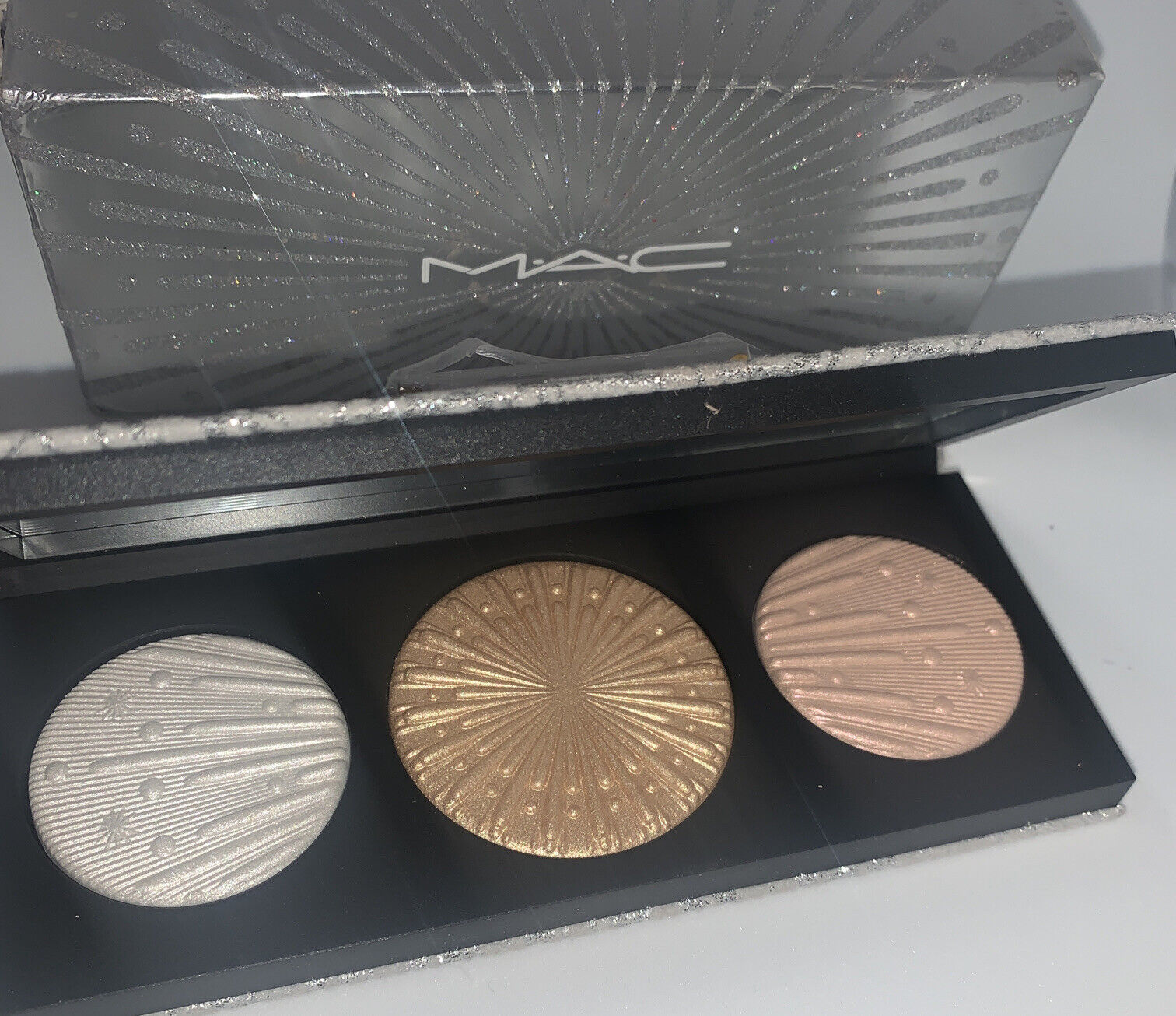 MAC Holiday Extra Dimension Trio~FLASHING ICE~Light Highlight Compact