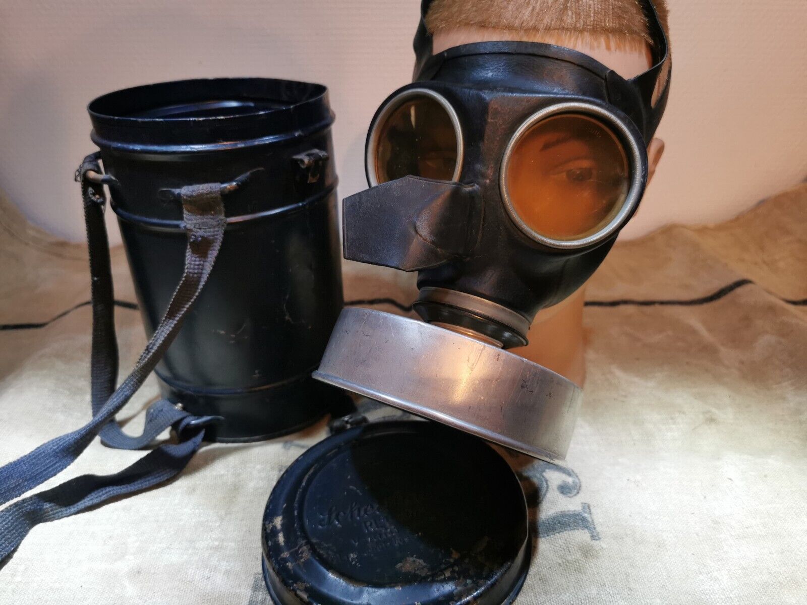 German Luftschutz Civil Protection Gas Mask ww2 VM40