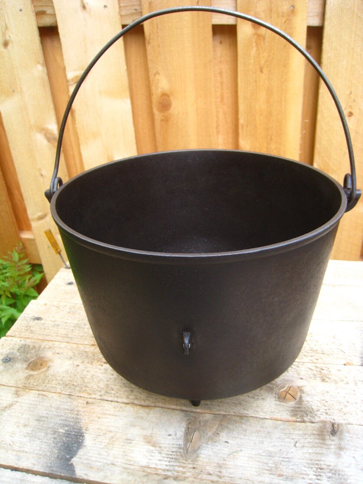 Fully Restored Favorite Piqua Ware # 9 Cast Iron 3 Footed Cauldron Bail Handle
