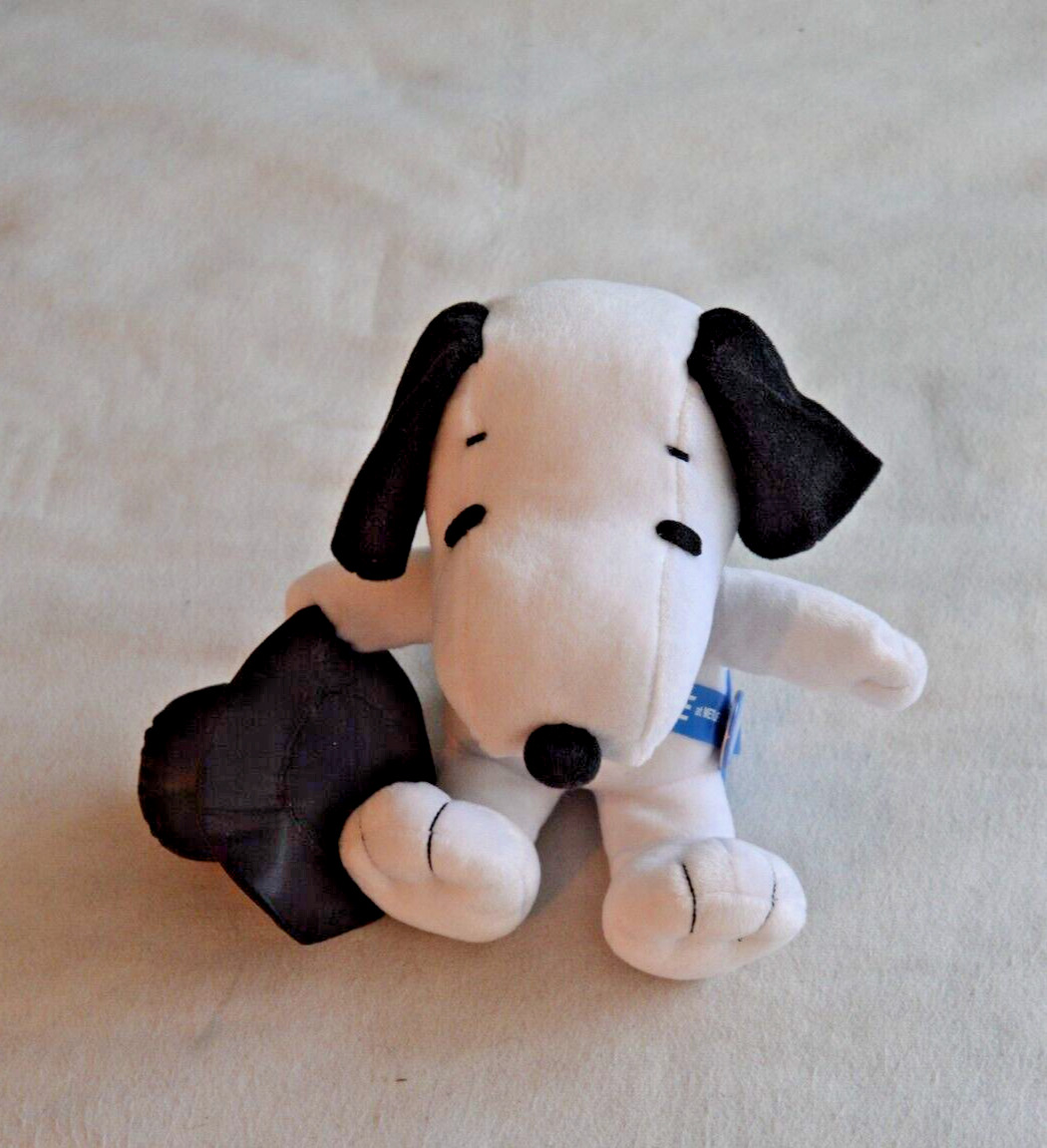 2015 Metlife Snoopy Holding A Black Hat EUC Center Stage Shash 11
