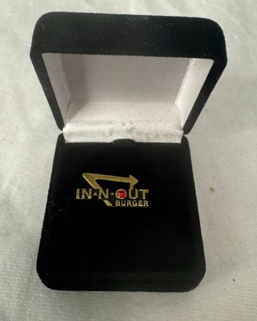 IN N OUT BURGER 10 Year Employee Work Pin Tie Pinback with RUBY DS20