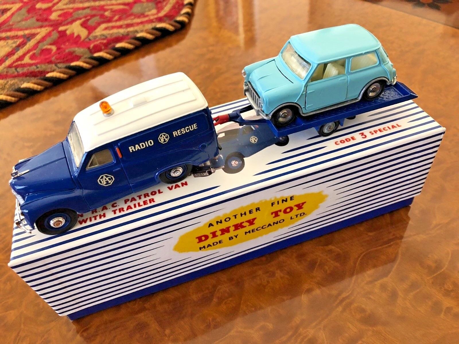 Vintage Dinky Toys | GIFT SET | Austin RAC Van + Trailer & Mini Minor / 470 - M