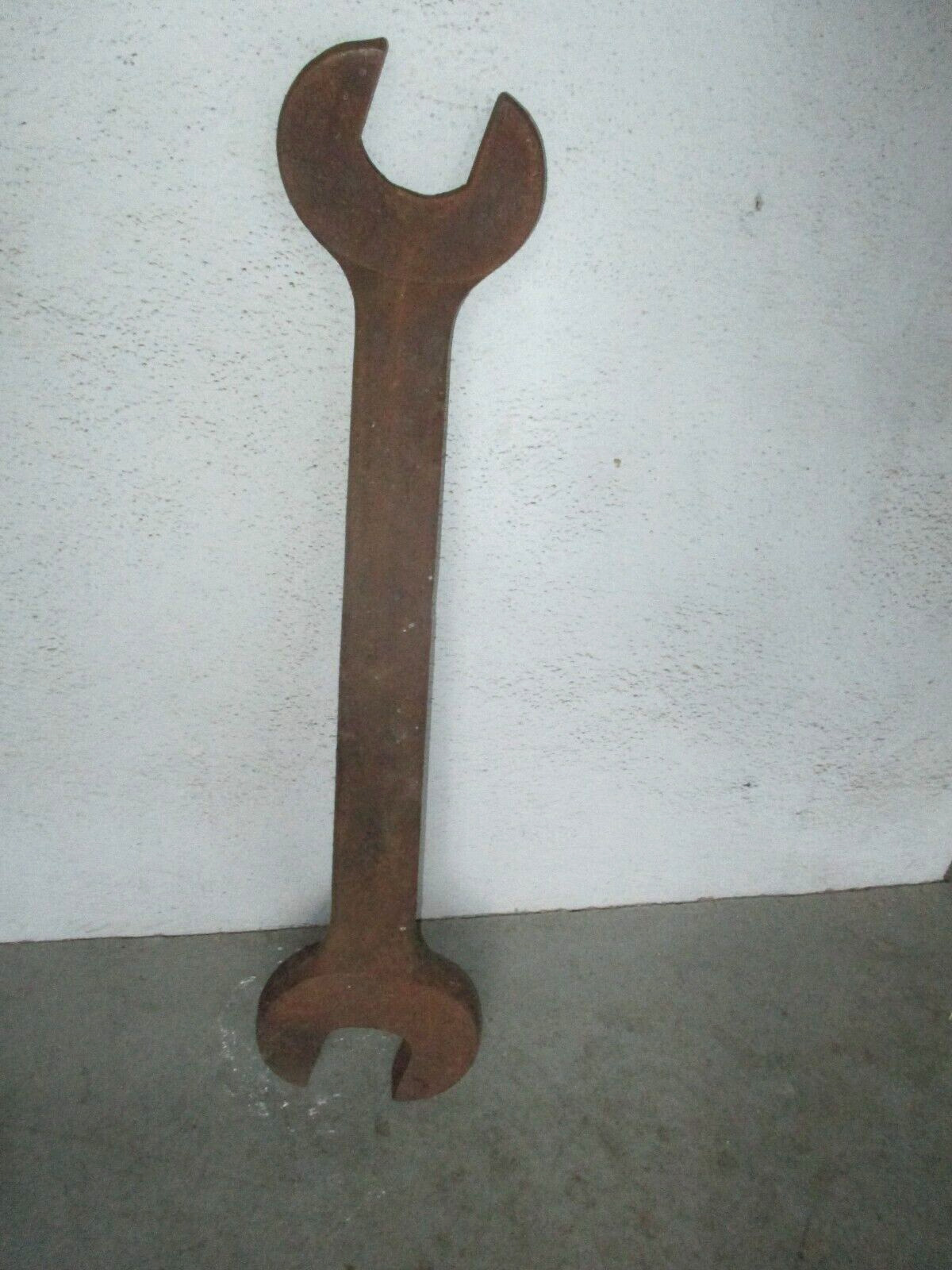 GIANT HUGE 2 ENDED WRENCH 36
