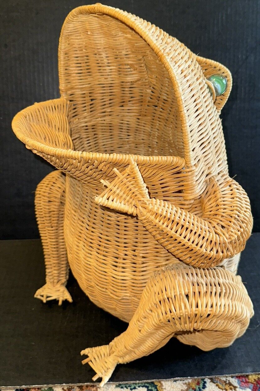 Cutest VTG MCM Wicker Rattan Frog Big mouth basket 17” Tall Marble Eyes