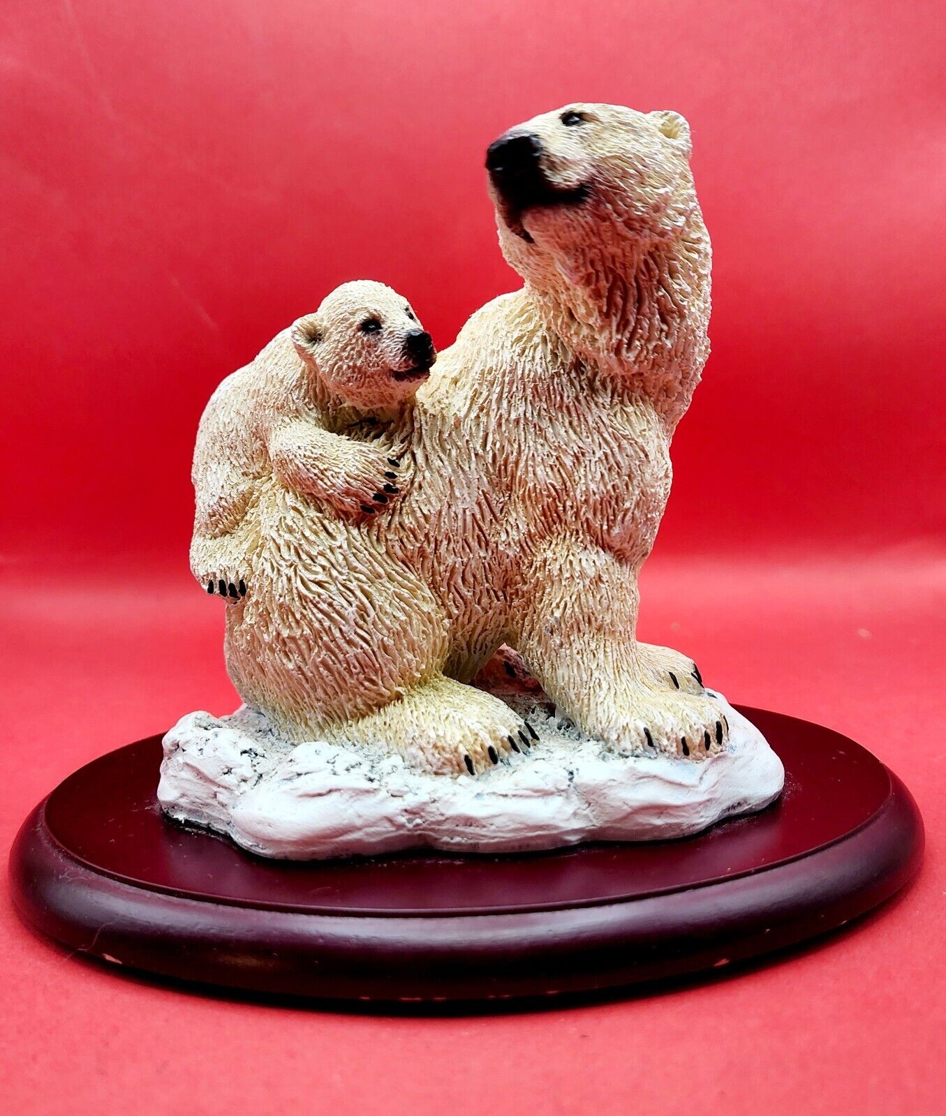Vtg. 1999 LivingStone Resin Polar Bear w/Cub Figurine On A Wood Base