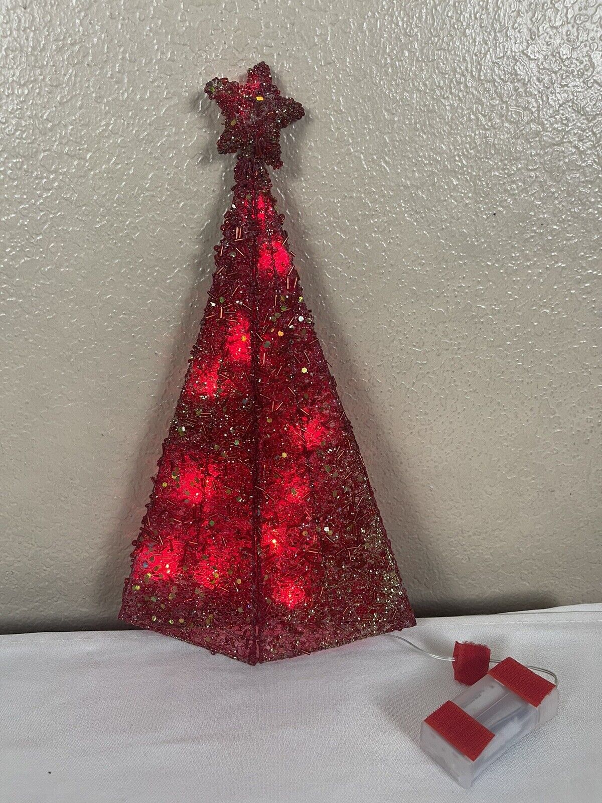 VTG Avon Majestic Lighted Christmas Tree Red Glitter Sparkle 13\